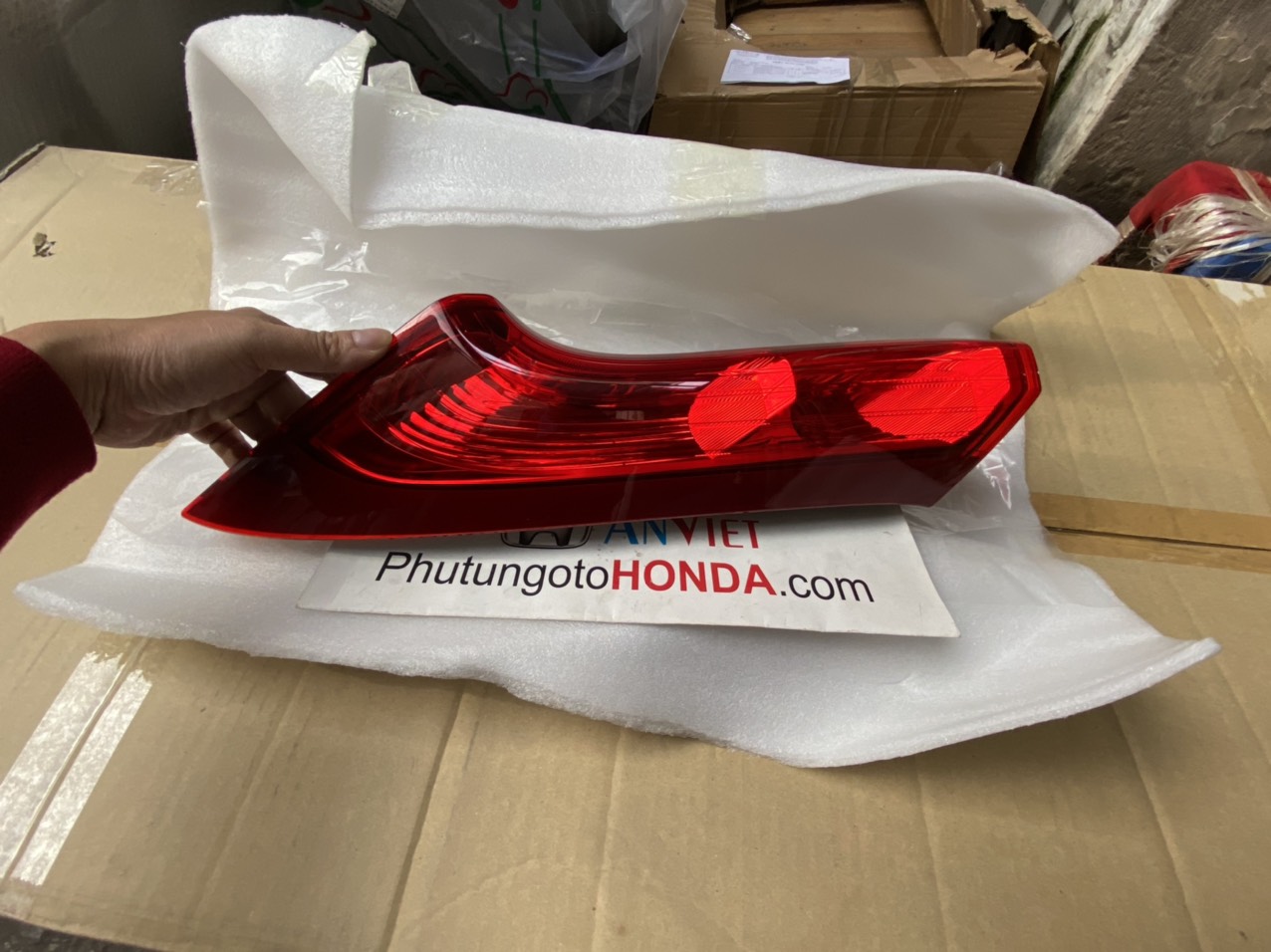 Đèn hậu miếng trên xe Honda CRV 2016-2017